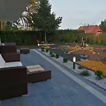 Piaskowa 44 *