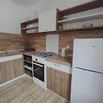 Piaskowa 44 *